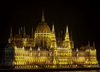 Pártok támogatottsága: a kerítés nem okozott érdemi változást