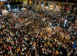 A színházak és a kulturális élet központosításának megítélése