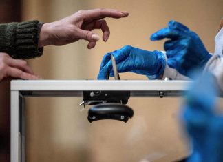 Pártok támogatottsága és egyes politikusok megítélése