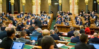 Az ellenzéki pártok terelgetése csupán választási egerészés