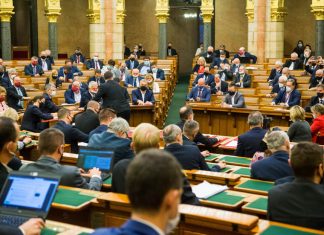 Az ellenzéki pártok terelgetése csupán választási egerészés