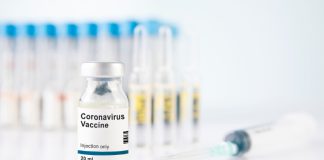 Fele annyian oltatnák magukat keleti, mint nyugati vakcinával