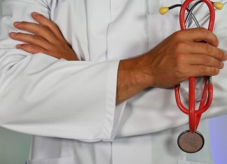 A magyarok többsége nem ért egyet az egészségügyi dolgozókra kiszabott törvénnyel – pláne nem az időzítésével