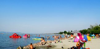 Szabadstrandok: tízből kilenc ember fontosnak tartja, hogy a természetes vizek mellett díjmentesen is lehessen fürdeni