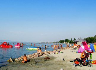 Szabadstrandok: tízből kilenc ember fontosnak tartja, hogy a természetes vizek mellett díjmentesen is lehessen fürdeni