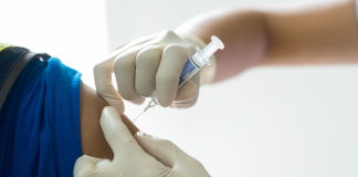 A kötelező covid oltás megosztja a társadalmat