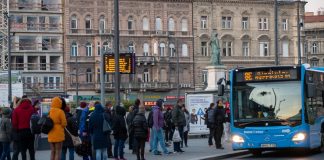 A legtöbb budapesti szerint a kormány tehet arról, hogy a közösségi közlekedésre nem jut elég pénz