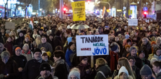 Továbbra is rendkívül magas a tiltakozó pedagógusok támogatása