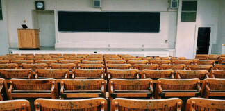 Tízből nyolcan nem tartják elfogadhatónak, hogy fideszes politikusok ülnek az egyetemeket irányító testületekben