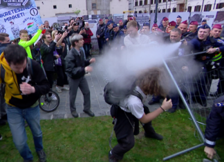 A többség nem tartja elfogadhatónak sem a könnygáz bevetését, sem a kordonokat a várban