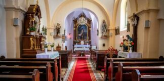 85 százalék szerint nem elfogadható, ha a papok nyíltan politizálnak a templomokban