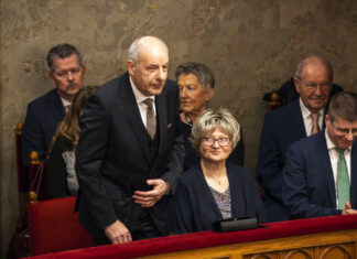 Szinte mindenki elvárja azt a köztársasági elnöktől, hogy alaposan vizsgálja meg a parlament által elfogadott törvényeket