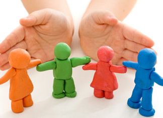 A többség szerint a jelenlegi törvények hatékonyabb betartatásával lehetne a gyerekeket jobban megvédeni