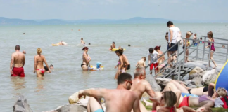 Tízből heten nem tudnak elmenni nyaralni legalább egy hétre