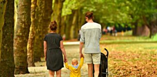 A többség szerint az anyagi bizonytalanság miatt születik egyre kevesebb gyerek Magyarországon