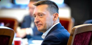 A többség szerint Rogán Antallnak le kéne mondania az amerikai korrupciós vádak miatt