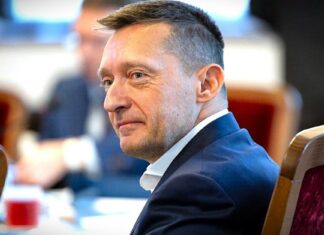 A többség szerint Rogán Antallnak le kéne mondania az amerikai korrupciós vádak miatt