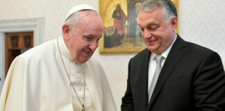 A többség szerint a kormány igyekszik a Ferenc pápával való viszonyát utólag jobbnak beállítani, mint amilyen valójában volt