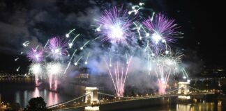 Tízből nyolcan úgy látják, hogy az augusztus 20-i tűzijáték túl drága