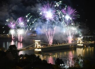 Tízből nyolcan úgy látják, hogy az augusztus 20-i tűzijáték túl drága